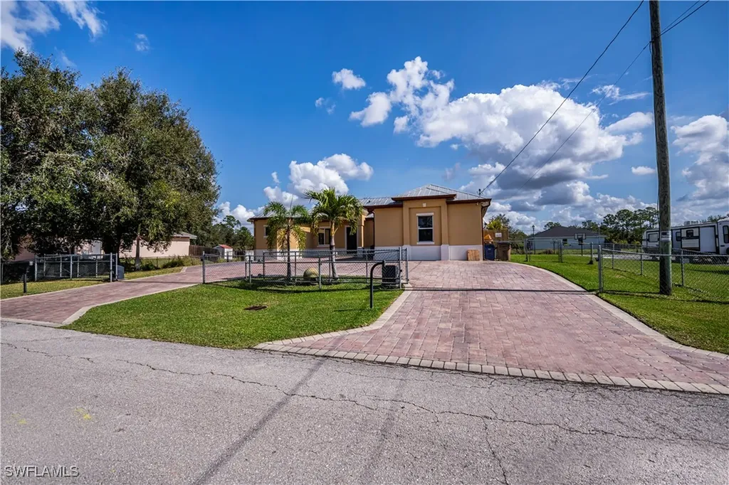 802 Poinsettia Avenue Lehigh Acres FL 33972