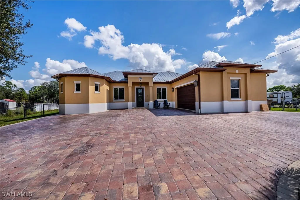 802 Poinsettia Avenue Lehigh Acres FL 33972