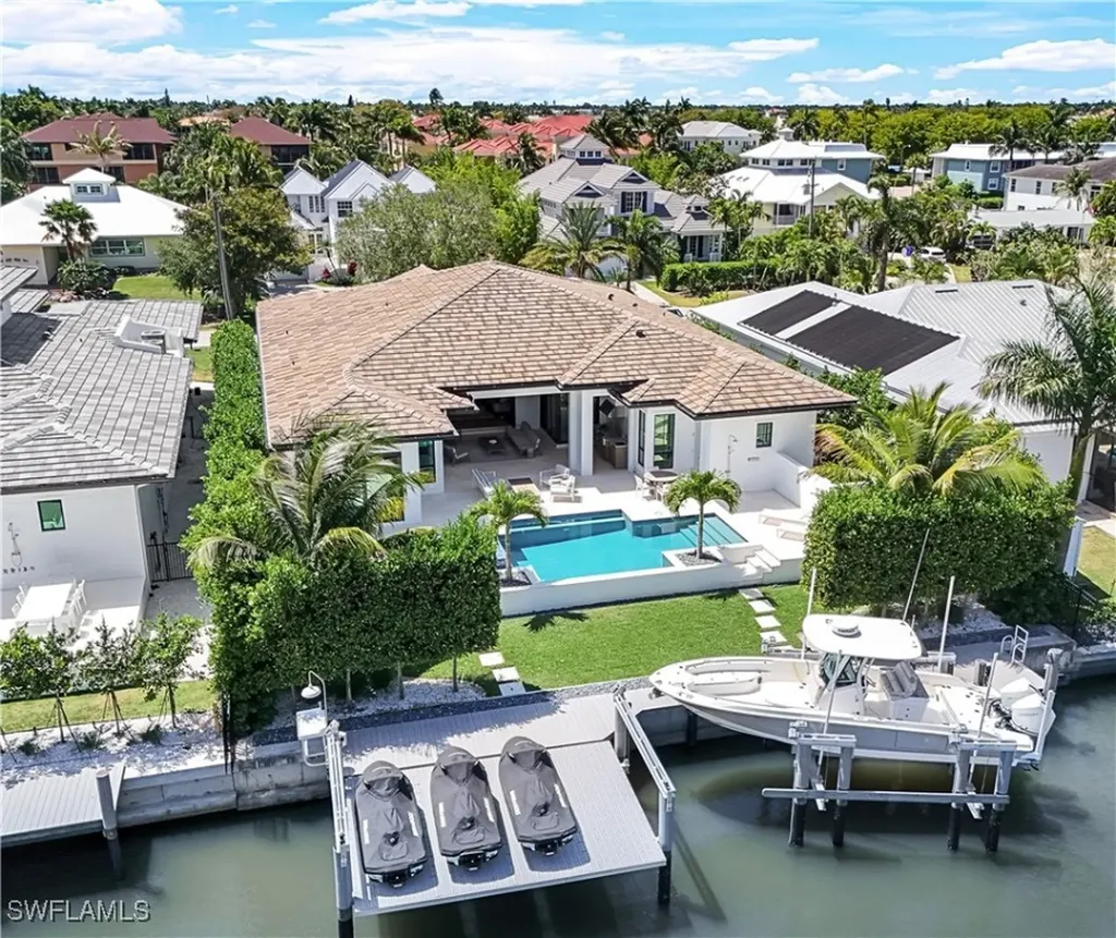 Naples FL, 1493 Pelican Avenue