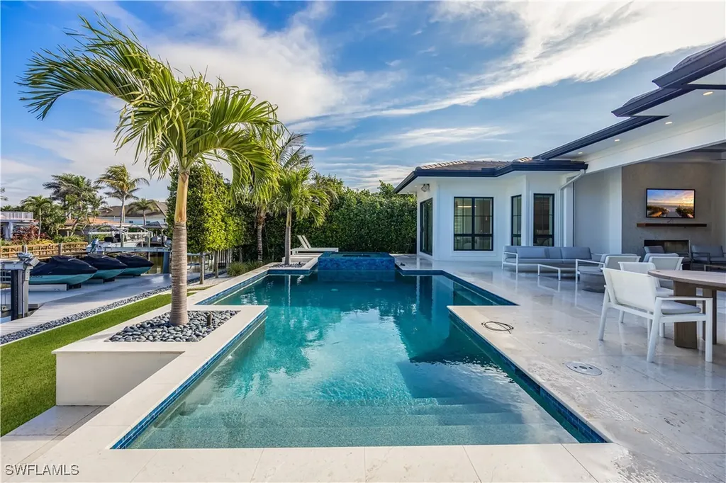 1493 Pelican Avenue Naples FL 34102