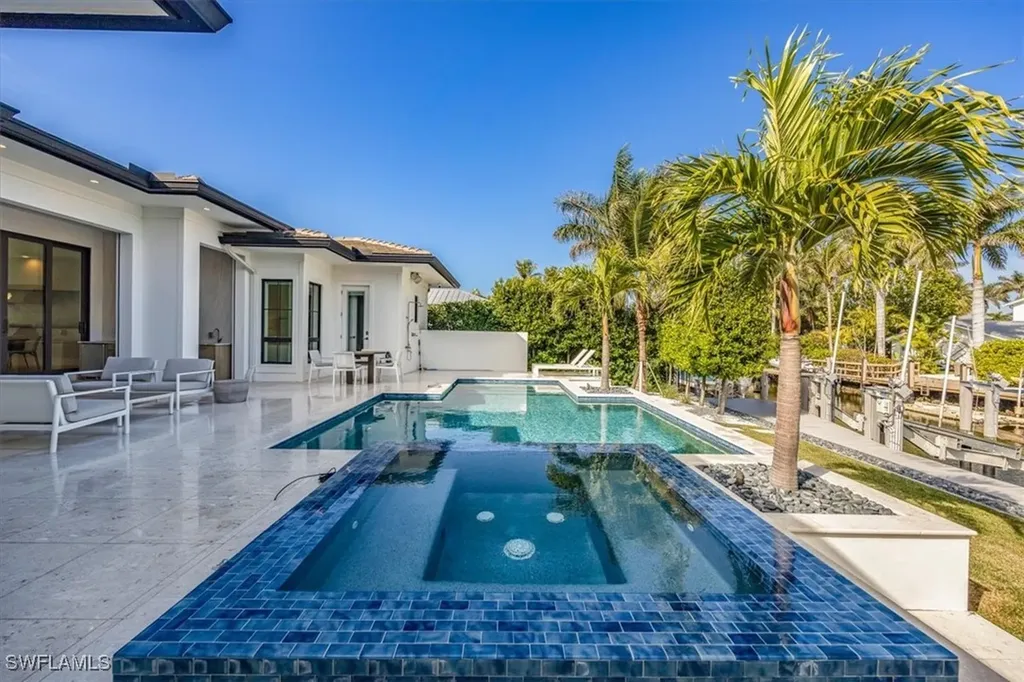 1493 Pelican Avenue Naples FL 34102