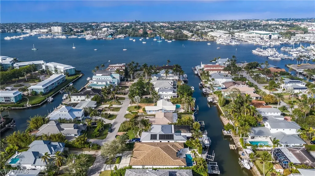 1493 Pelican Avenue Naples FL 34102