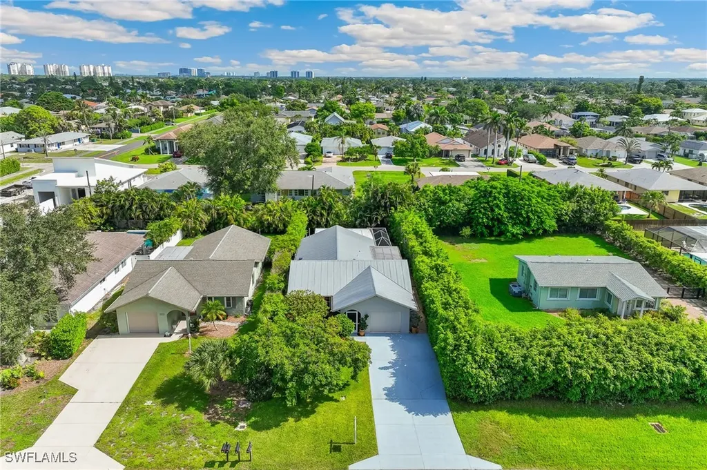 715 96th Avenue N Naples FL 34108