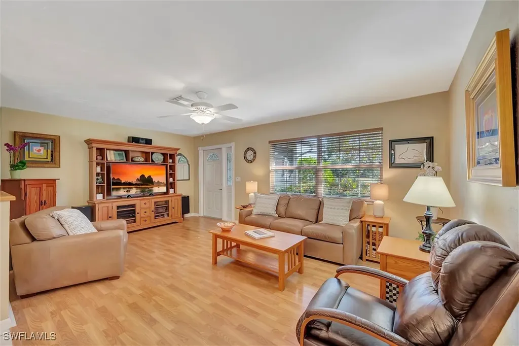 715 96th Avenue N Naples FL 34108