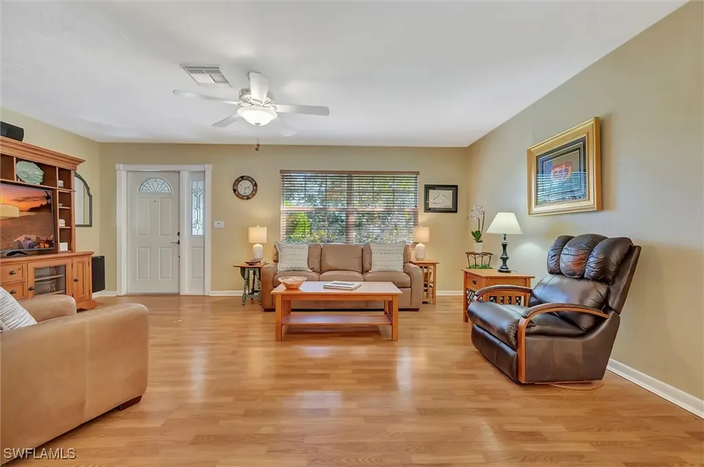 715 96th Avenue N Naples FL 34108