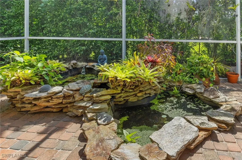 715 96th Avenue N Naples FL 34108