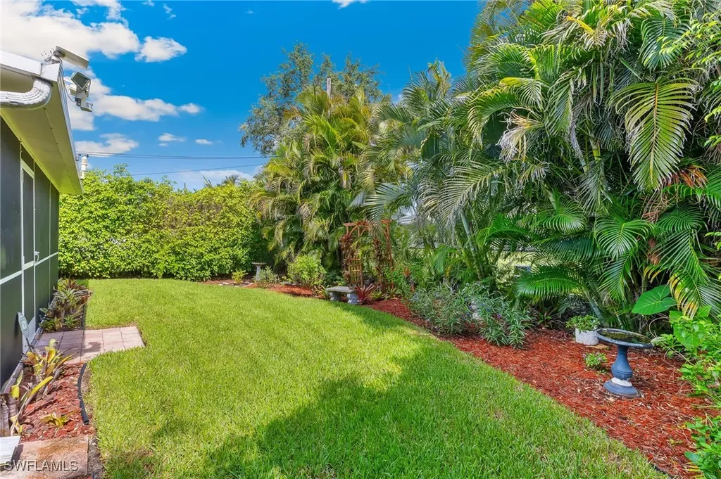 715 96th Avenue N Naples FL 34108