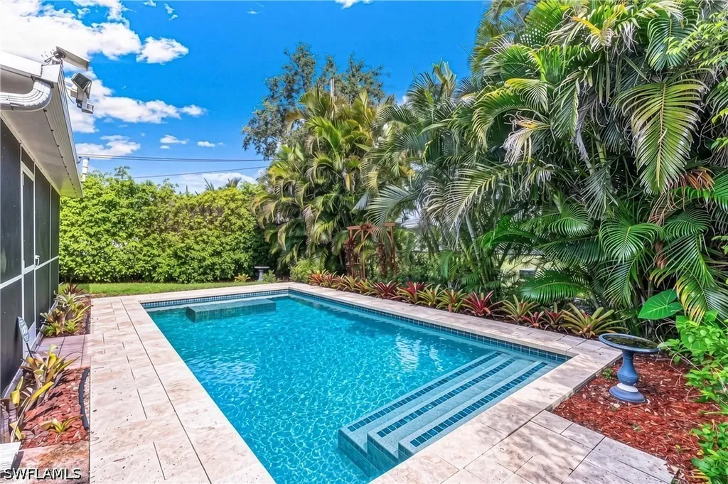 715 96th Avenue N Naples FL 34108