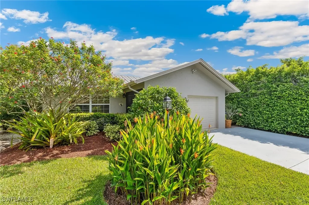 715 96th Avenue N Naples FL 34108