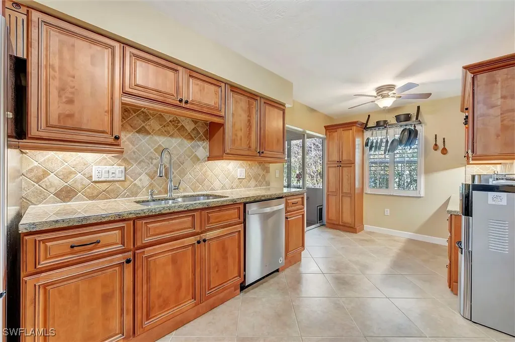 715 96th Avenue N Naples FL 34108