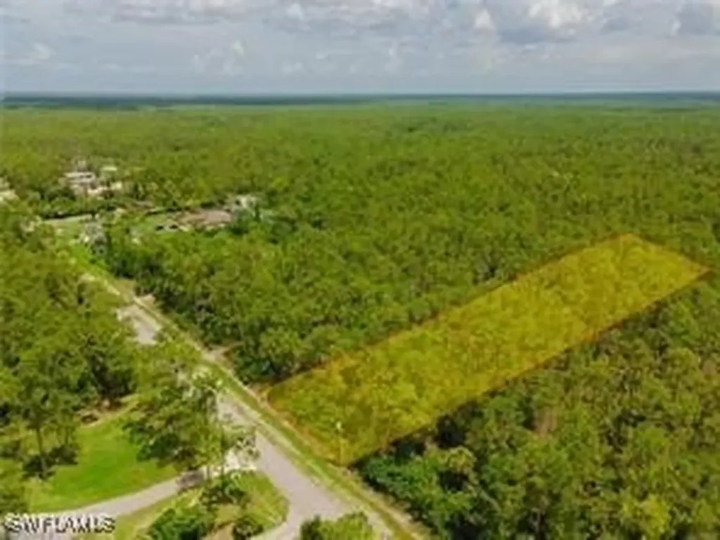X 4th Avenue SE Naples FL 34117