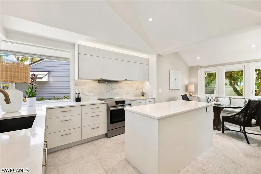 643 Bridgeway Lane Naples FL 34108