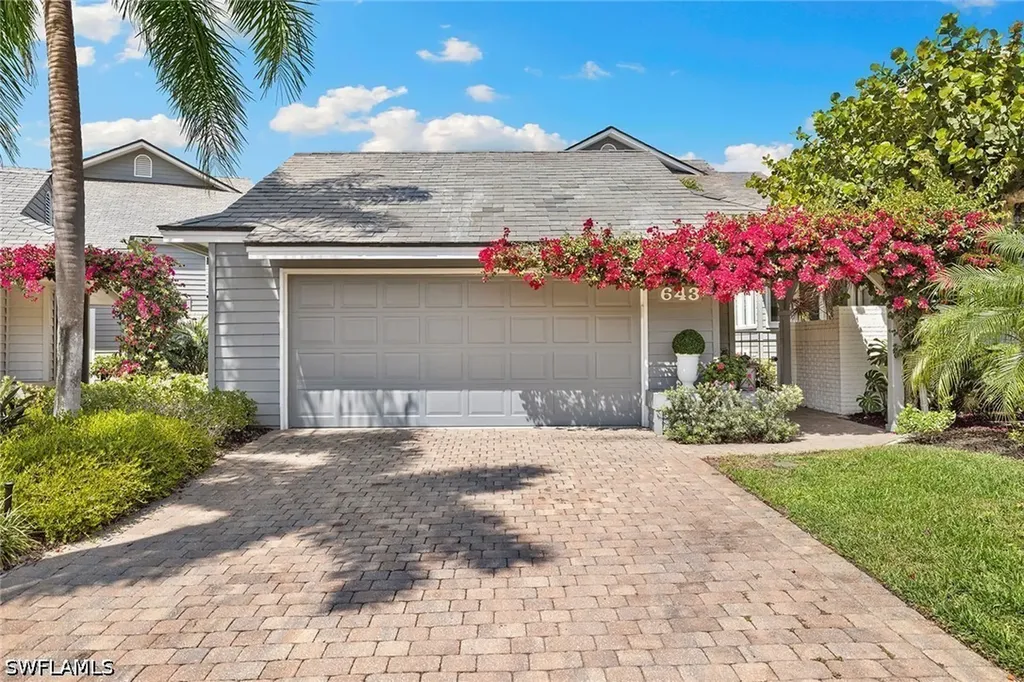 643 Bridgeway Lane Naples FL 34108