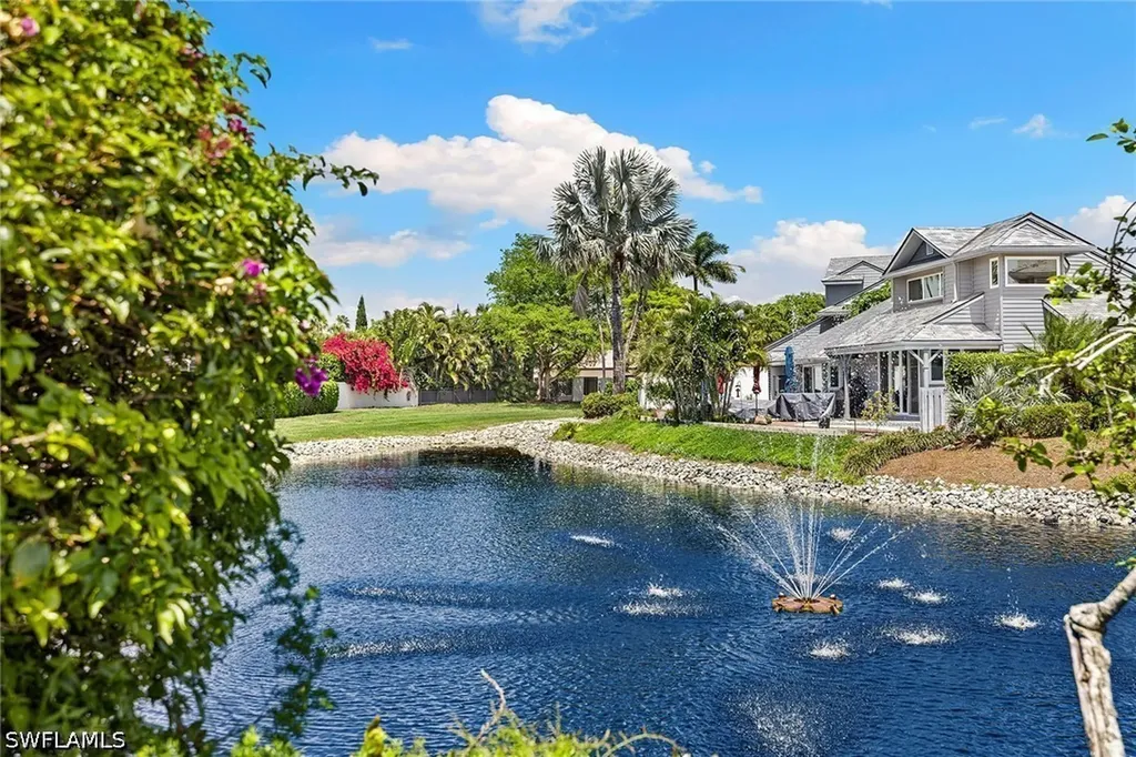 643 Bridgeway Lane Naples FL 34108