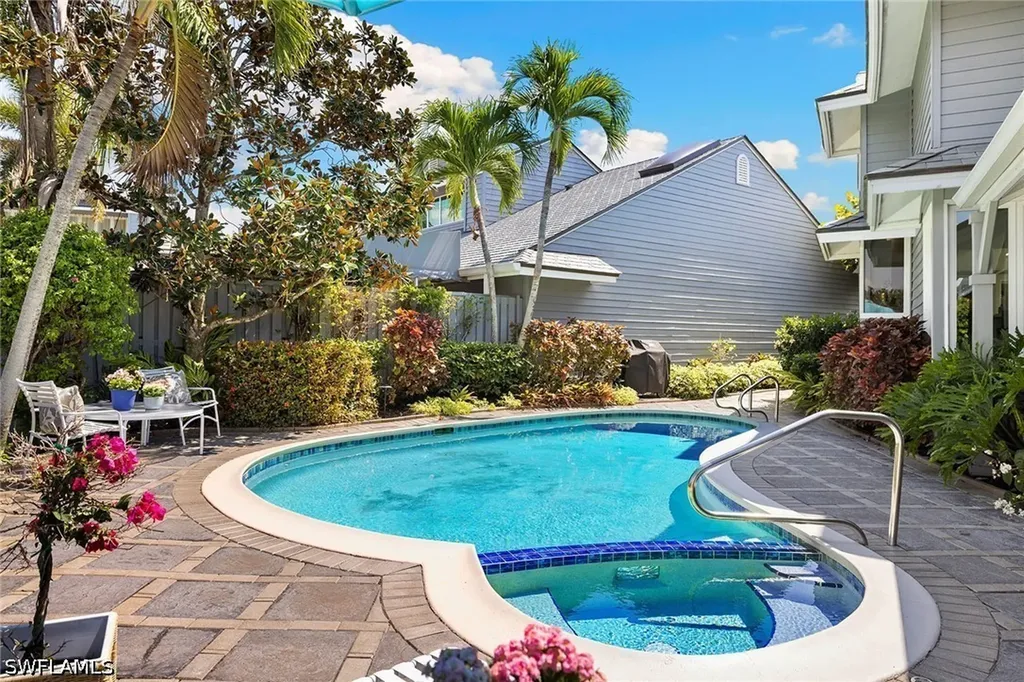 643 Bridgeway Lane Naples FL 34108