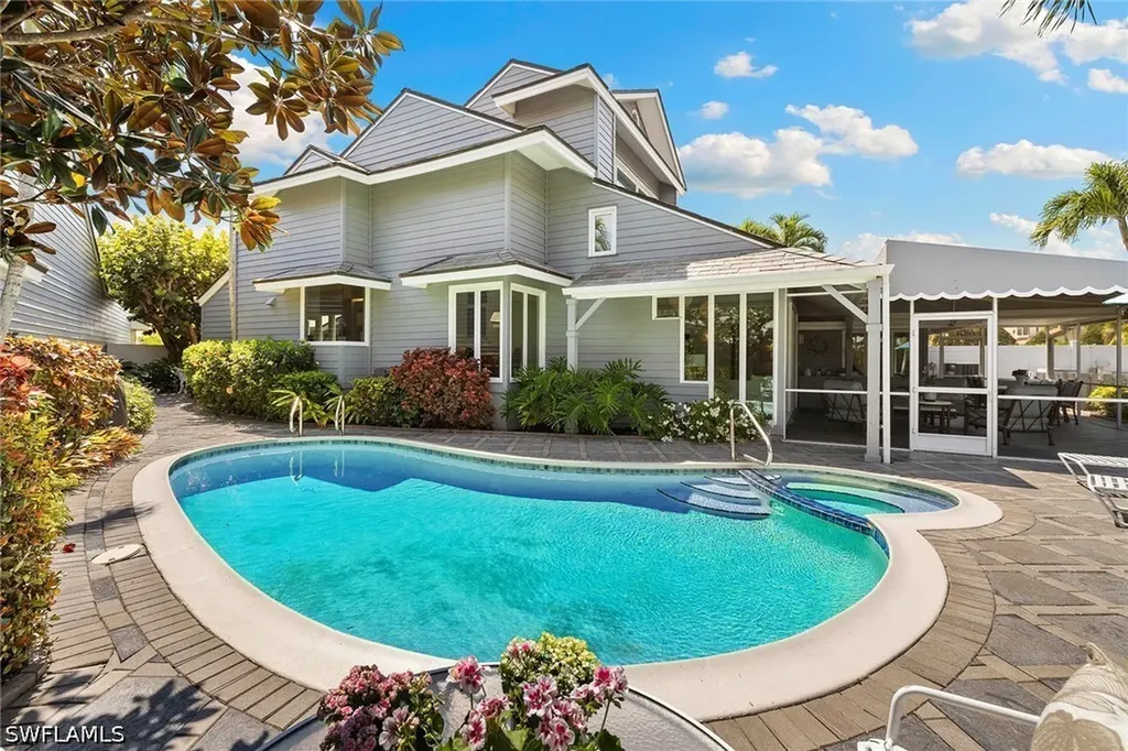 643 Bridgeway Lane Naples FL 34108