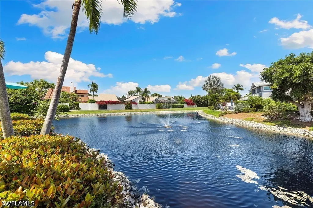643 Bridgeway Lane Naples FL 34108