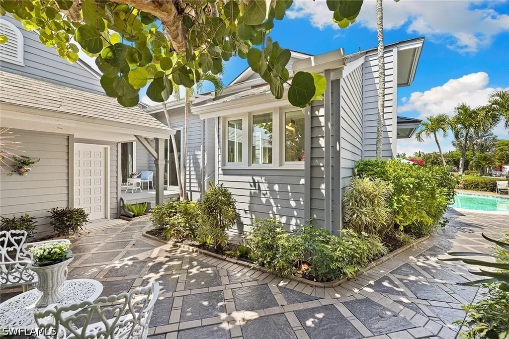 643 Bridgeway Lane Naples FL 34108