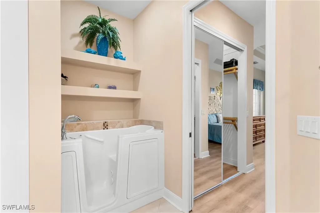 174 Shadroe Cove Circle Cape Coral FL 33991