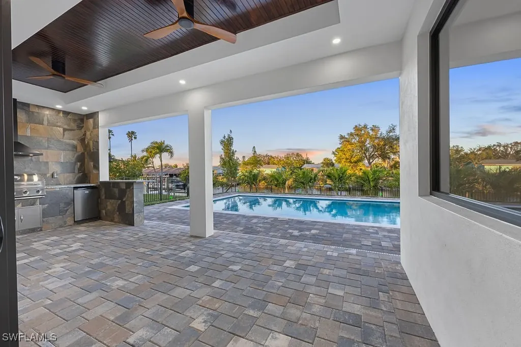 1215 NE 3rd Terrace Cape Coral FL 33909