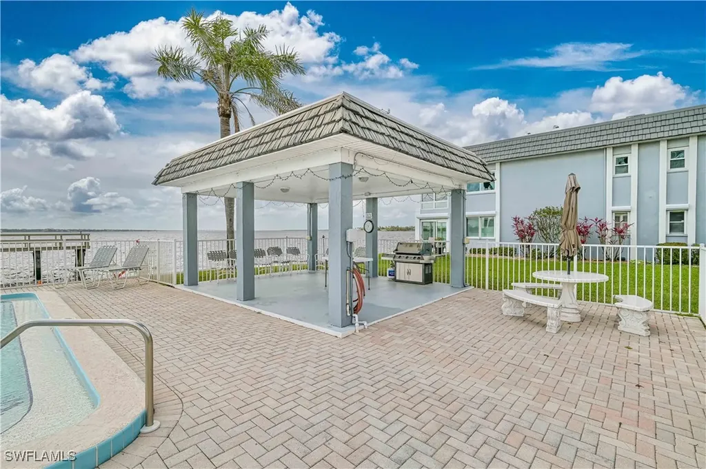 3390 N Key Drive North Fort Myers FL 33903