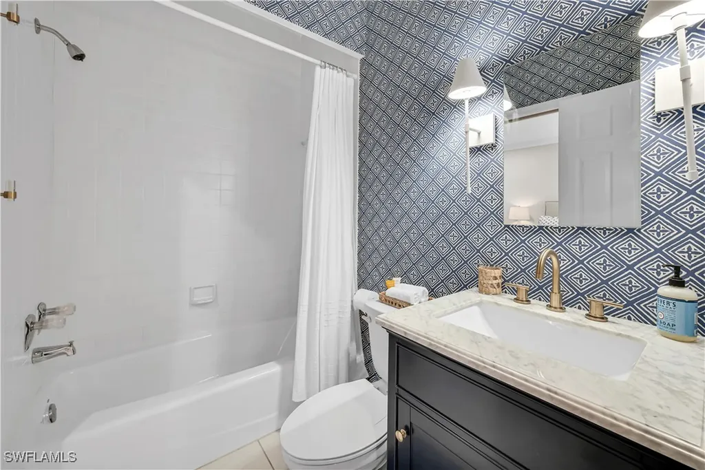 191 Via Napoli Naples FL 34105