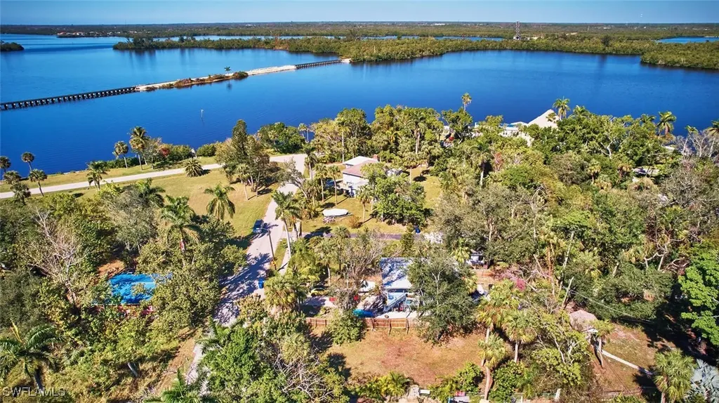 213 Delray Avenue Fort Myers FL 33905