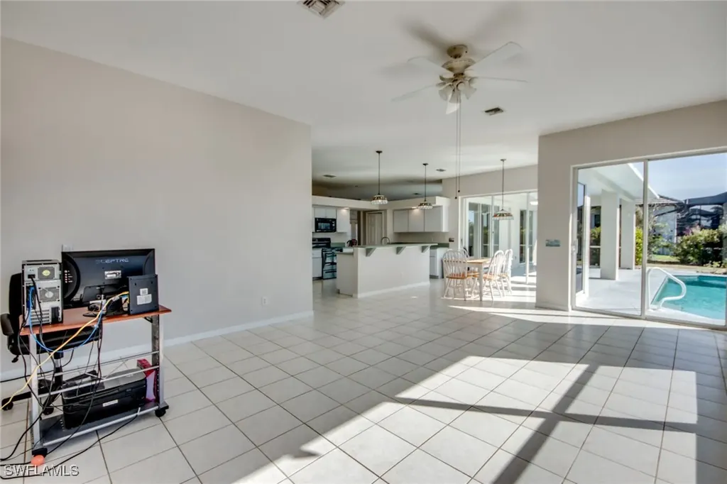 2810 SW 25th Street Cape Coral FL 33914