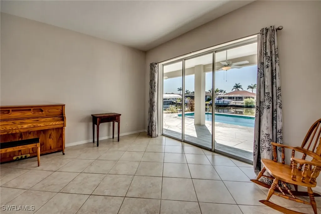 2810 SW 25th Street Cape Coral FL 33914