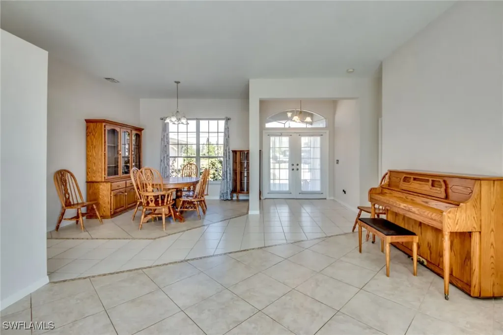 2810 SW 25th Street Cape Coral FL 33914