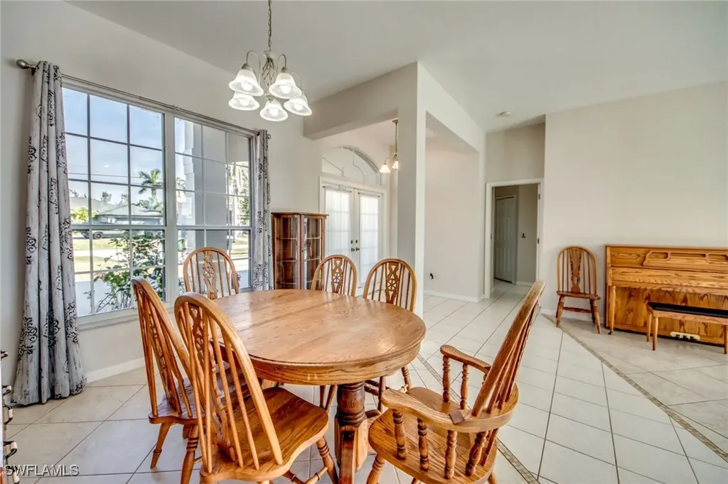 2810 SW 25th Street Cape Coral FL 33914
