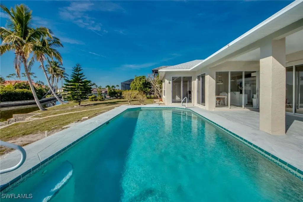 2810 SW 25th Street Cape Coral FL 33914