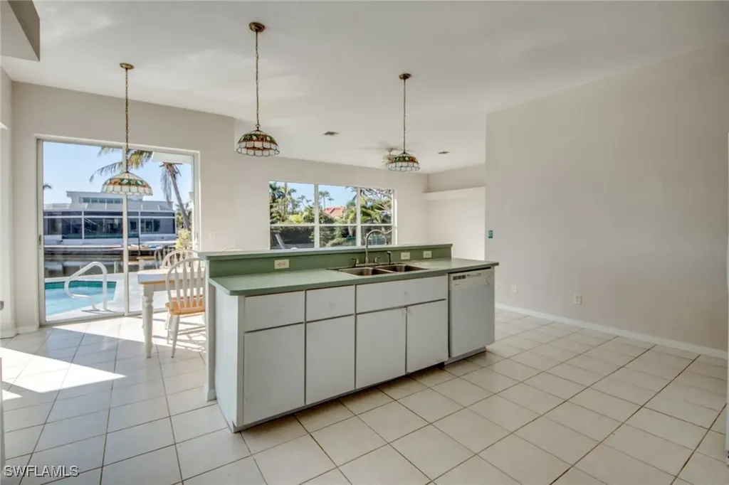 2810 SW 25th Street Cape Coral FL 33914