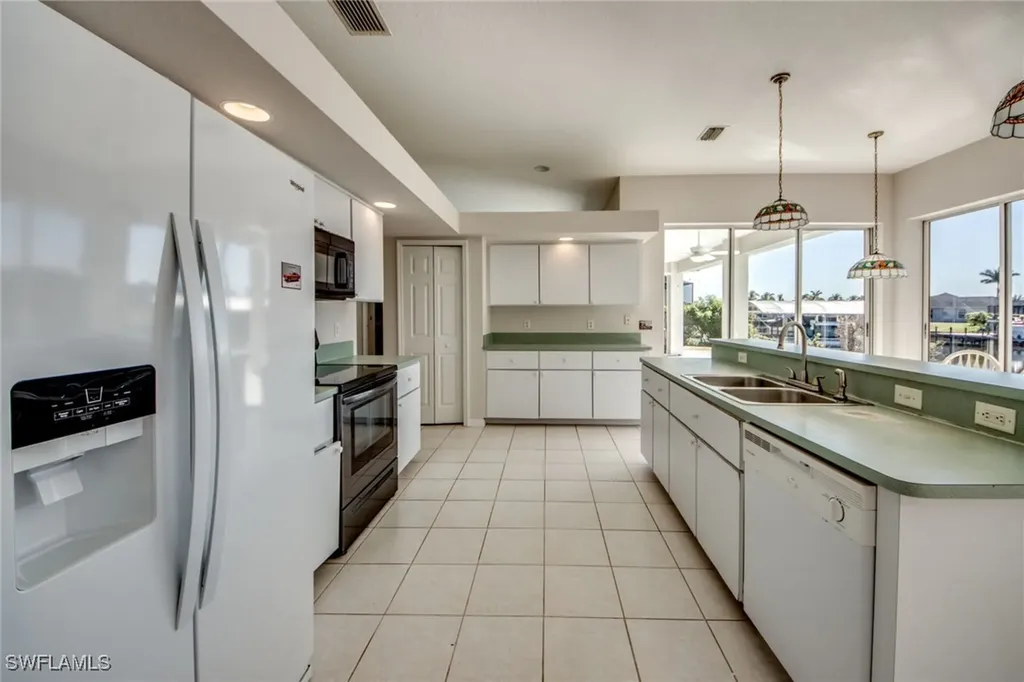 2810 SW 25th Street Cape Coral FL 33914