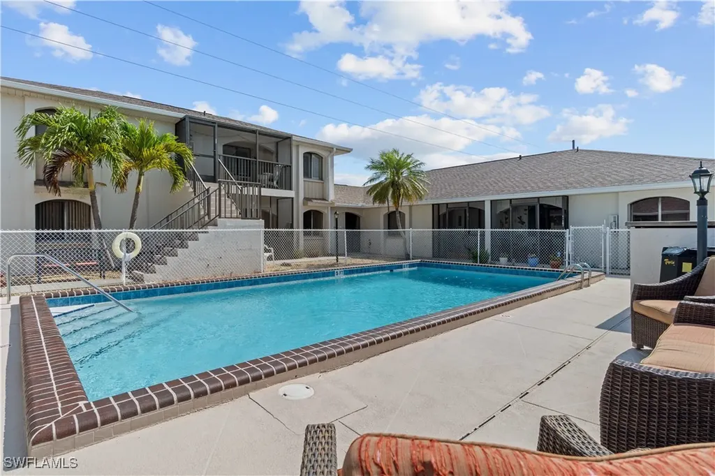 1113 Cape Coral Parkway W Cape Coral FL 33914