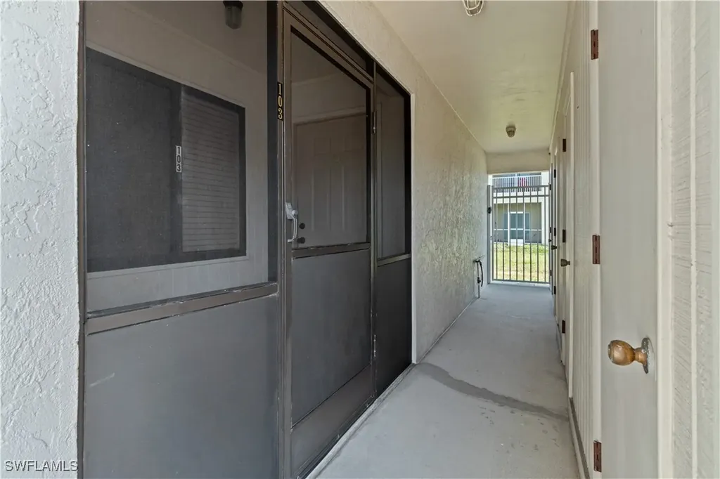 1113 Cape Coral Parkway W Cape Coral FL 33914