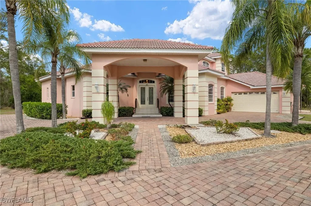 4671 5th Avenue NW Naples FL 34119