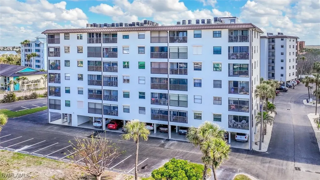 Fort Myers Beach FL, 6897 Estero Boulevard, Unit 155