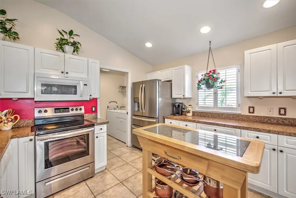 1609 NW 37th Place Cape Coral FL 33993