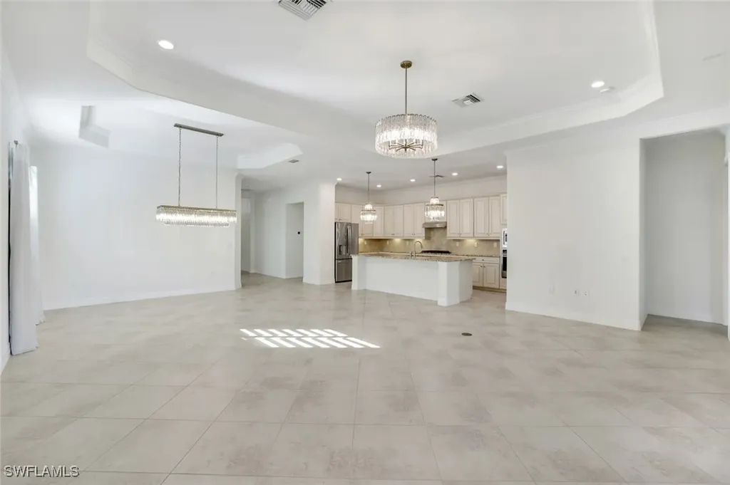 2806 Aviamar Circle Naples FL 34114