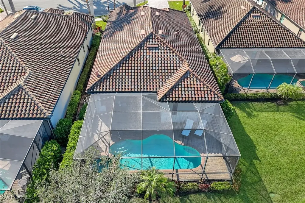 2806 Aviamar Circle Naples FL 34114
