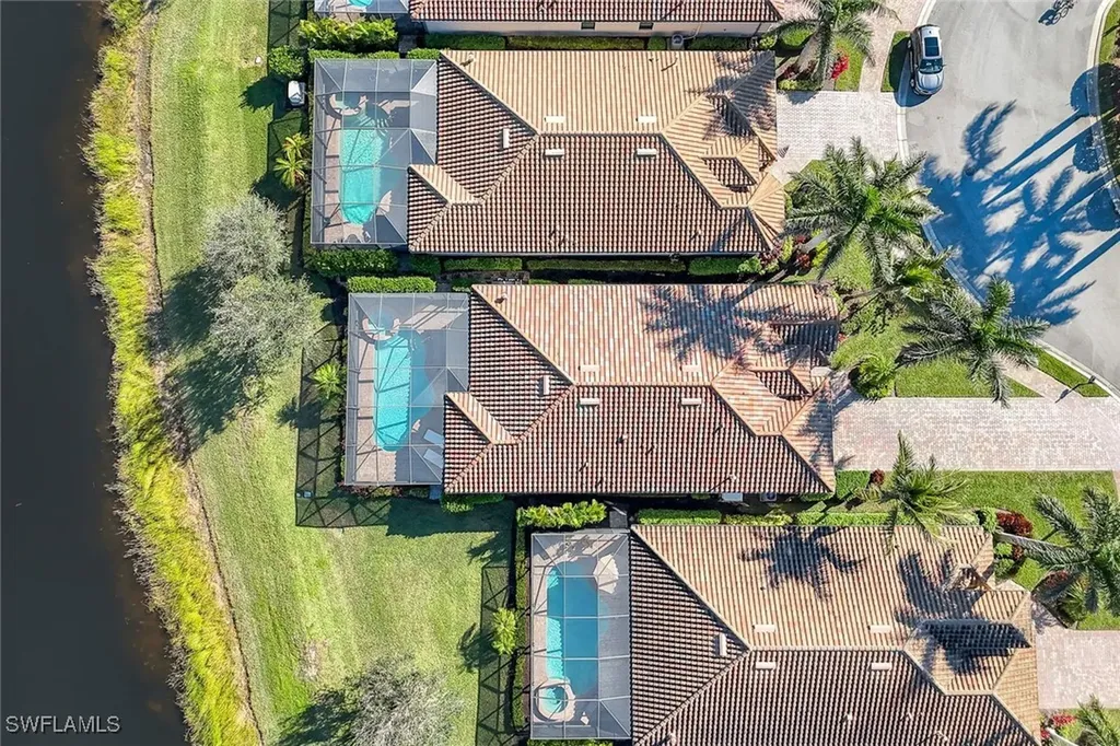 2806 Aviamar Circle Naples FL 34114