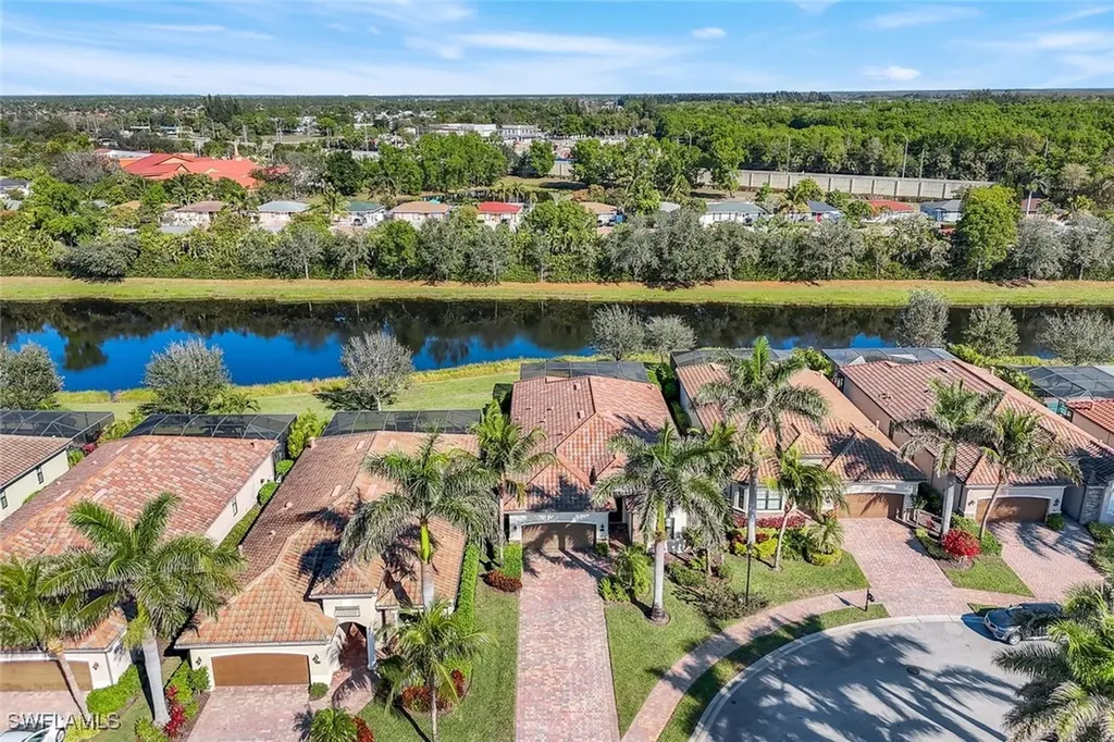 2806 Aviamar Circle Naples FL 34114