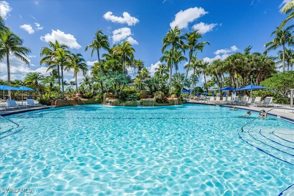 2806 Aviamar Circle Naples FL 34114