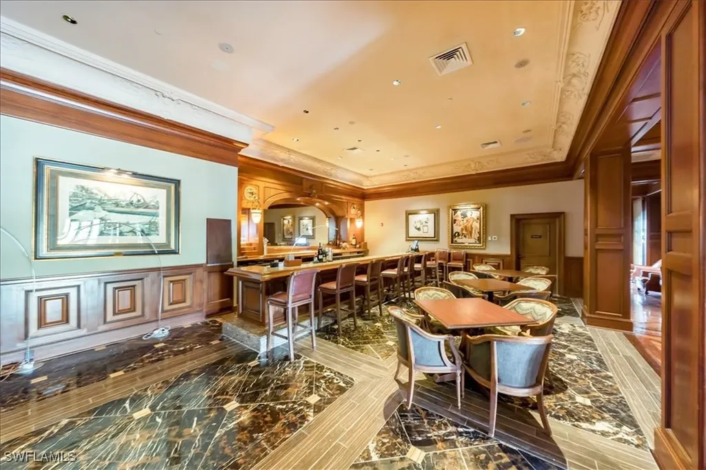 2806 Aviamar Circle Naples FL 34114