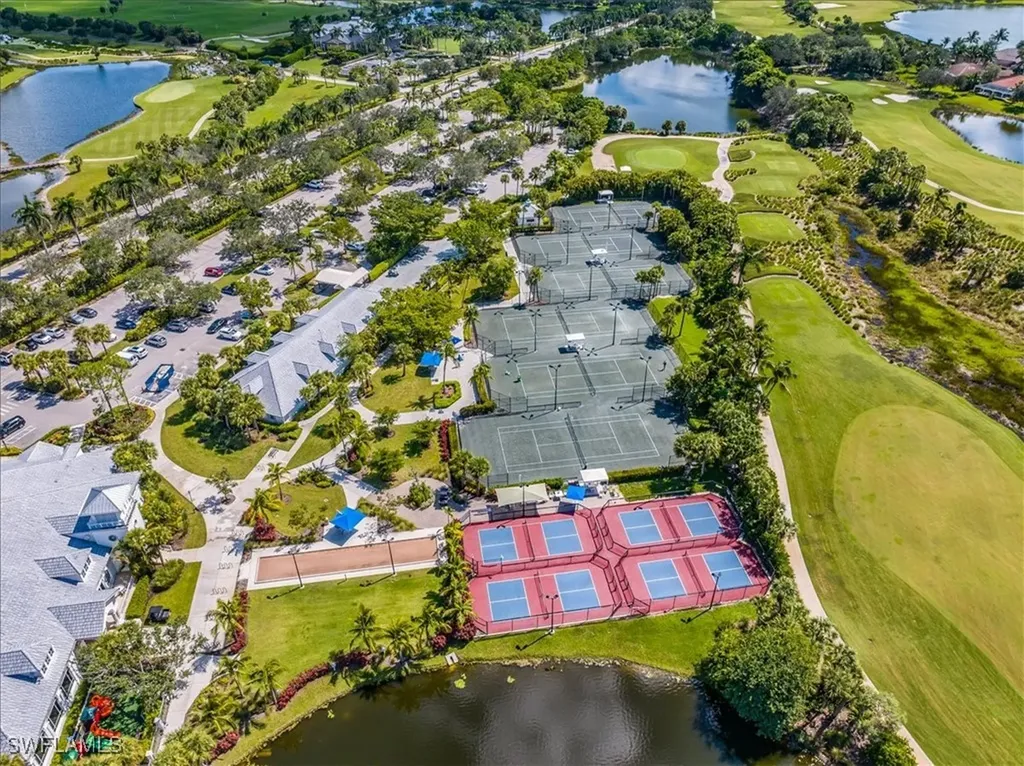 2806 Aviamar Circle Naples FL 34114