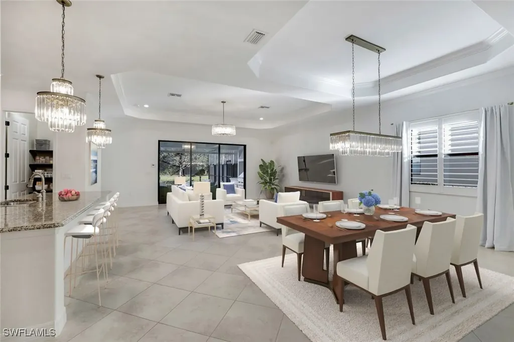 2806 Aviamar Circle Naples FL 34114