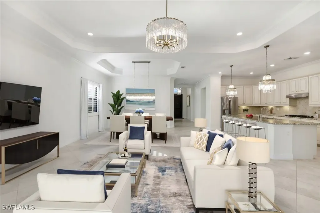 2806 Aviamar Circle Naples FL 34114