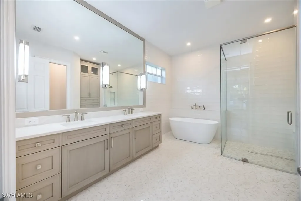 720 Bentwater Circle Naples FL 34108