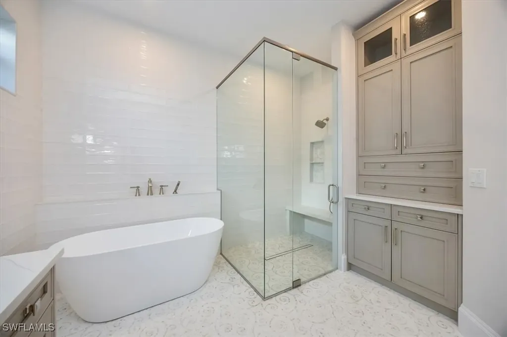 720 Bentwater Circle Naples FL 34108